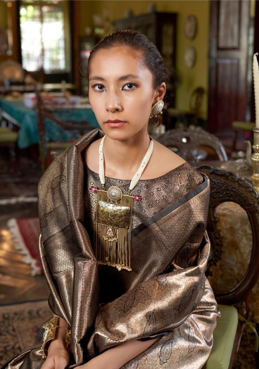 ✨ Kanjeepuram Canva – Handwoven Elegance ✨ - Image 8