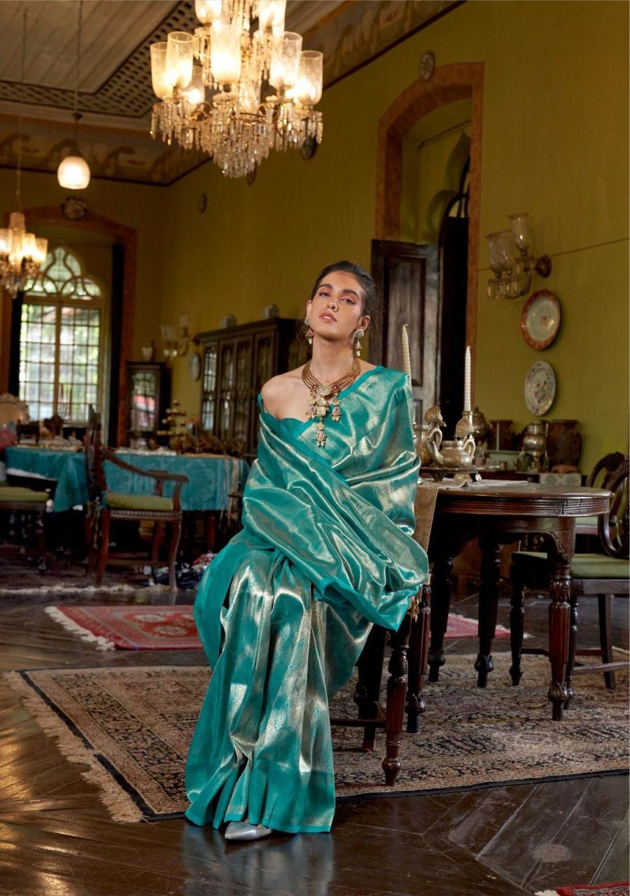 ✨ Kanjeepuram Canva – Handwoven Elegance ✨ - Image 3